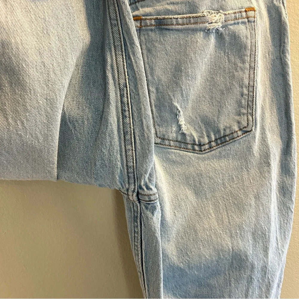 Abercrombie & Fitch Curve Love High Rise Mom Jean Womens Size 26 Short Light - Picture 6 of 9